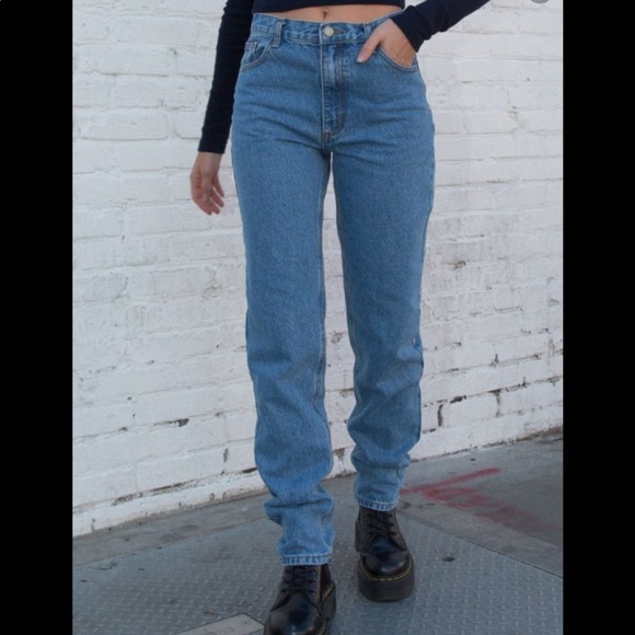 Brandy Melville Carly Light Wash Jeans - Picture 1 of 4